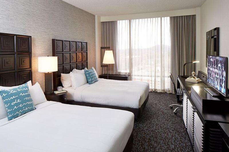 Renaissance Asheville Downtown Hotel Экстерьер фото